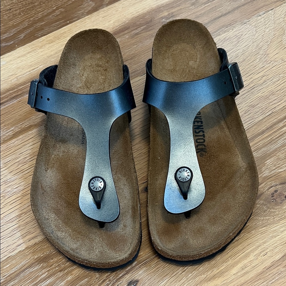 Birkenstock Sz 41 Metallic Gray Thong Sandals